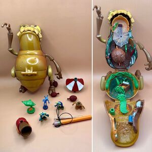 DISNEY Pixar A Bug’s Life Bug P.T. Flea Circus Playset Vintage (Bx BL)